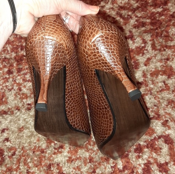 Stuart Weitzman croc ombre pumps - Picture 4 of 12